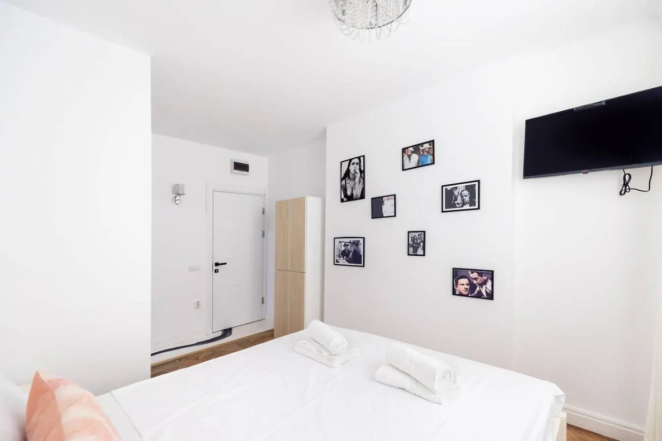 Bucharest Studios New York Room ルーマニア